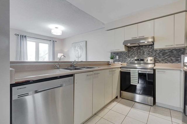 49 - 45 Bristol Rd E, Townhouse with 3 bedrooms, 2 bathrooms and 2 parking in Mississauga ON | Image 6