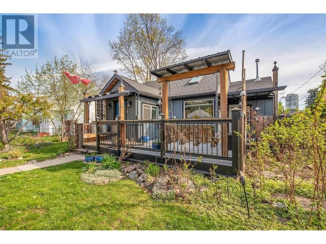 549 Okanagan Boulevard, House detached with 2 bedrooms, 2 bathrooms and 2 parking in Kelowna BC | Image 2