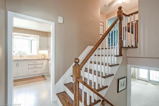 129 Sparling Court, House detached with 5 bedrooms, 2 bathrooms and 8 parking in Oakville ON | Image 33