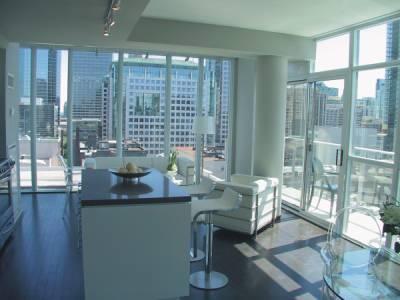 lph6 - 21 Nelson St, Condo with 1 bedrooms, 2 bathrooms and 1 parking in Toronto ON | Image 2