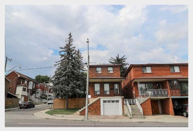1576 Davenport Rd, House detached with 3 bedrooms, 2 bathrooms and 1 parking in Toronto ON | Image 19