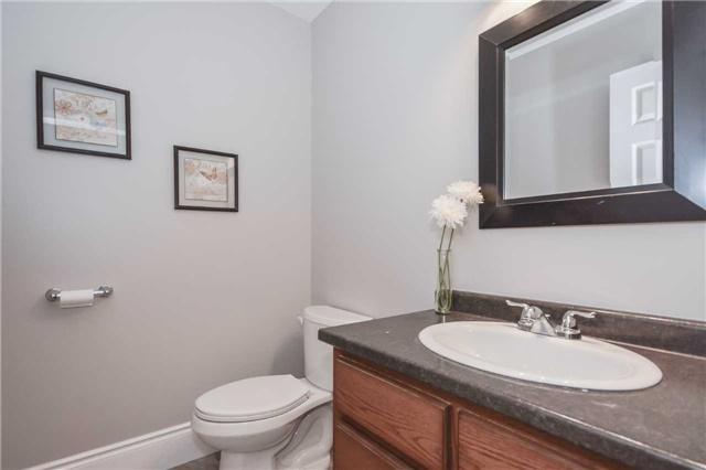 7 Bridlewood Dr, House detached with 4 bedrooms, 3 bathrooms and 4 parking in Guelph ON | Image 11