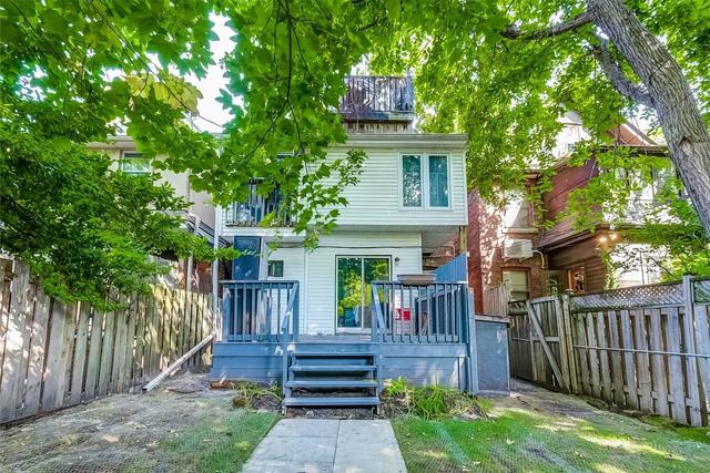 507 Annette St, House detached with 6 bedrooms, 4 bathrooms and 0 parking in Toronto ON | Image 7