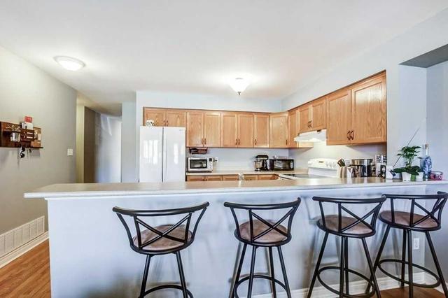 17 - 705 Cumberland Ave, Condo with 1 bedrooms, 2 bathrooms and 1 parking in Burlington ON | Image 2