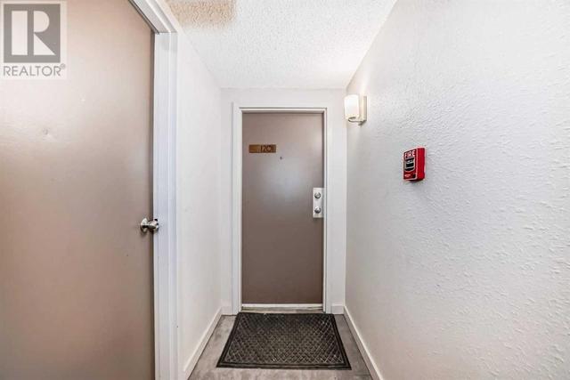 1201p, - 1334 13 Avenue Sw, Condo with 2 bedrooms, 1 bathrooms and 2 parking in Calgary AB | Image 4