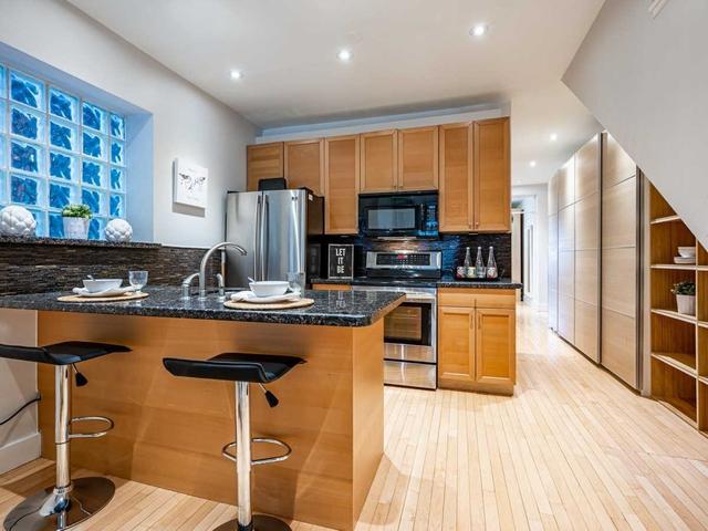 650 Markham St, House semidetached with 4 bedrooms, 4 bathrooms and 2 parking in Toronto ON | Image 39