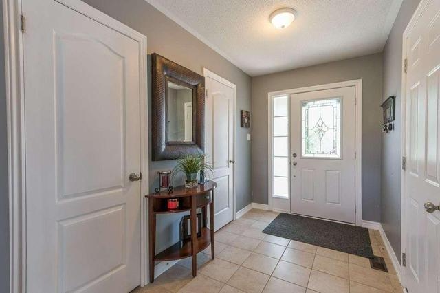 57 Truax St, House detached with 3 bedrooms, 6 bathrooms and 2 parking in Kawartha Lakes ON | Image 3