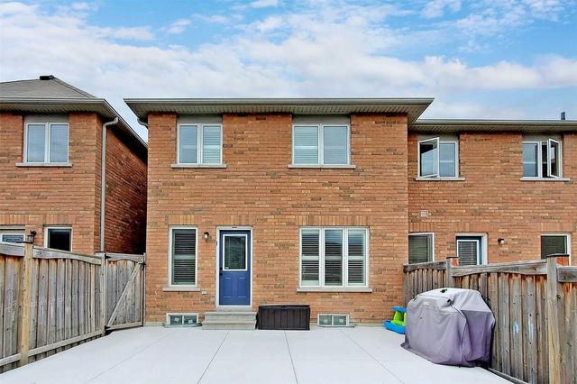 13 Burnstown Circ, House attached with 3 bedrooms, 4 bathrooms and 4 parking in Brampton ON | Image 29