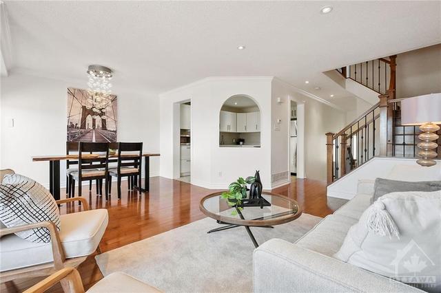 6278 Sablewood Place, Townhouse with 3 bedrooms, 3 bathrooms and 3 parking in Ottawa ON | Image 8