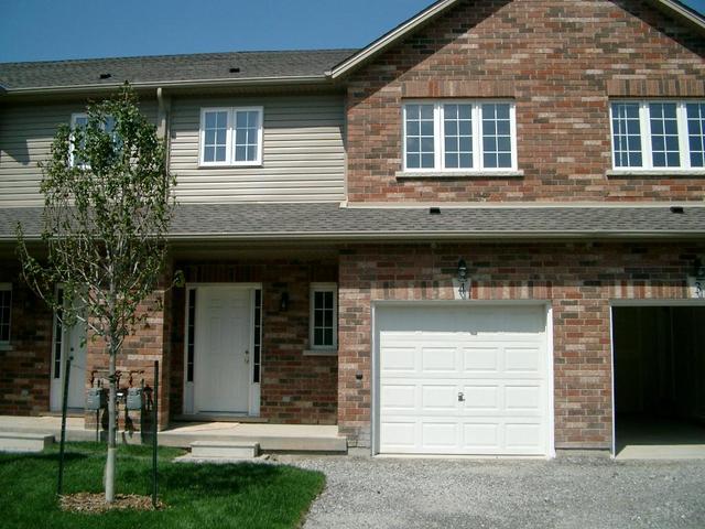 4 - 20 Pisa Dr N, Townhouse with 3 bedrooms, 3 bathrooms and null parking in Hamilton ON | Image 1