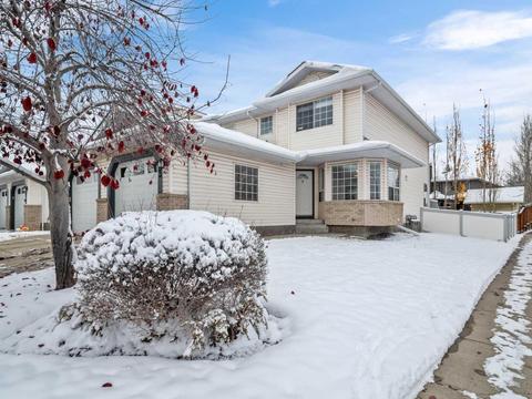 33 Silvergrove Close Nw, Home with 3 bedrooms, 2 bathrooms and 1 parking in Calgary AB | Card Image