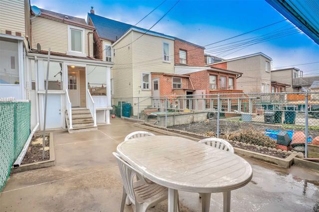 472 Symington Ave, House semidetached with 3 bedrooms, 1 bathrooms and 1 parking in Toronto ON | Image 9