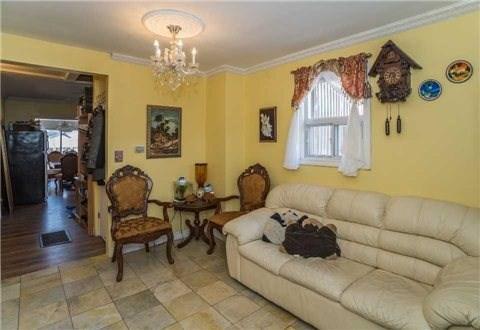 6 Arthur St, House detached with 2 bedrooms, 2 bathrooms and 4 parking in Toronto ON | Image 7