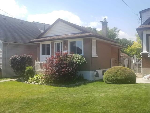 787 Knox Ave, House detached with 2 bedrooms, 1 bathrooms and 0 parking in Hamilton ON | Image 1