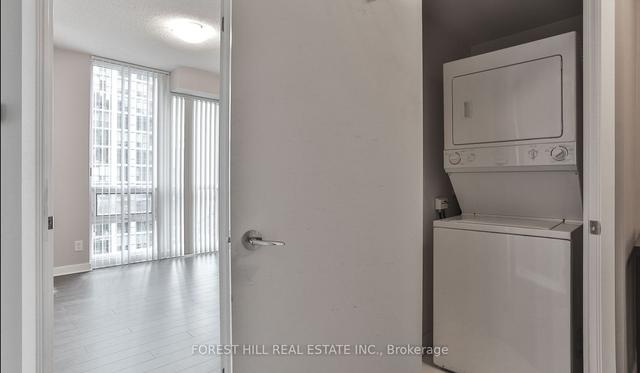 2605 - 18 Harbour St, Condo with 2 bedrooms, 2 bathrooms and 1 parking in Toronto ON | Image 9