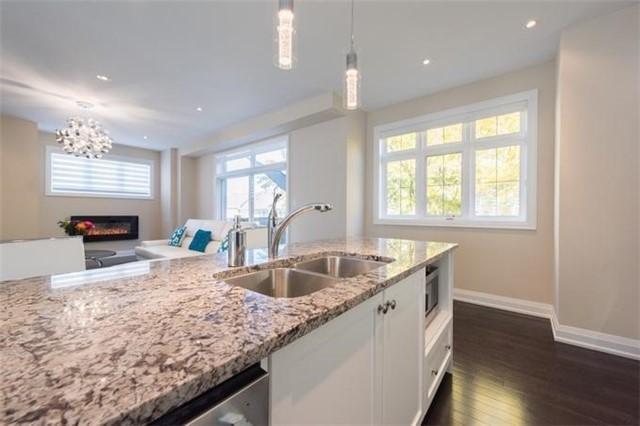 2015 Deerview Common, House attached with 4 bedrooms, 4 bathrooms and 1 parking in Oakville ON | Image 4