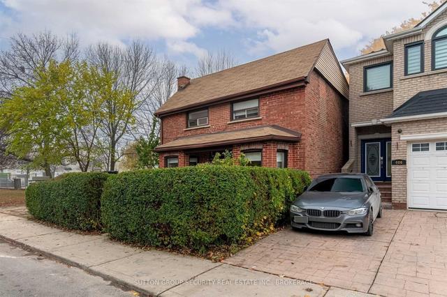 404 Salem Ave, House detached with 3 bedrooms, 2 bathrooms and 1 parking in Toronto ON | Image 23