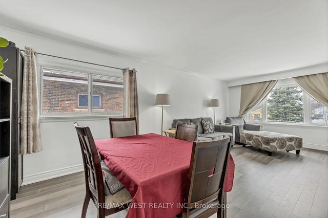 90 Westcroft Dr, House detached with 3 bedrooms, 2 bathrooms and 4 parking in Toronto ON | Image 25