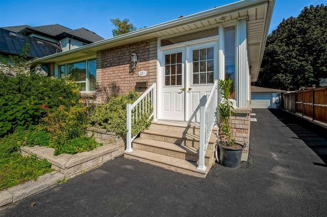 221 Colborne Ave, House detached with 3 bedrooms, 2 bathrooms and 6 parking in Richmond Hill ON | Image 12