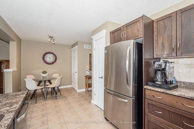 270 Severn Dr, House attached with 3 bedrooms, 3 bathrooms and 2 parking in Guelph ON | Image 4