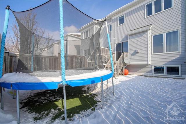 136 Freeport Avenue, Townhouse with 3 bedrooms, 3 bathrooms and 2 parking in Ottawa ON | Image 22