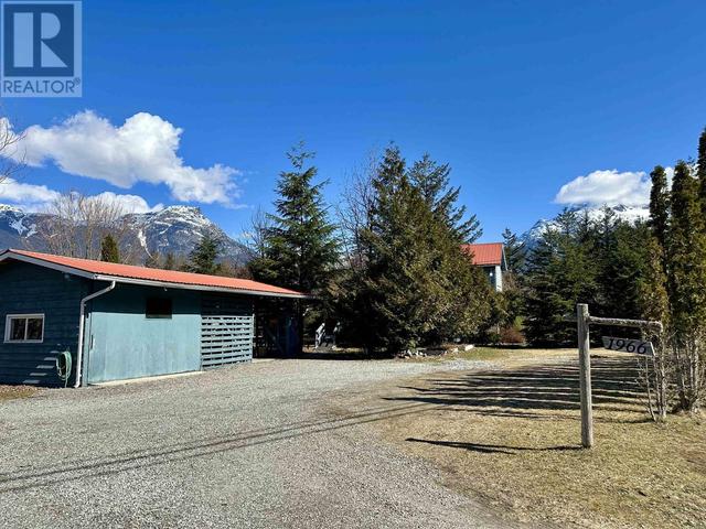 1966 Mackenzie 20 Highway, House detached with 3 bedrooms, 1 bathrooms and null parking in Central Coast C BC | Image 3