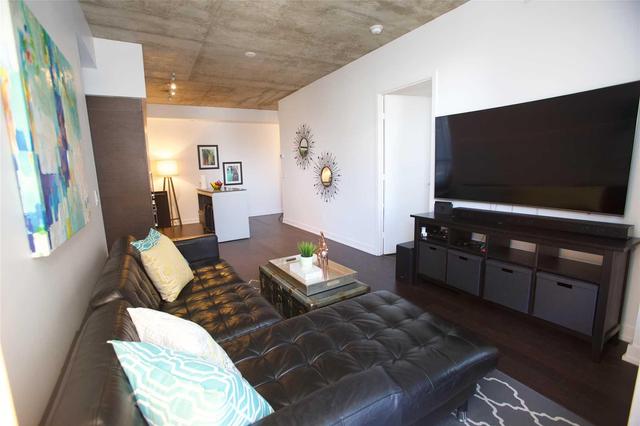 944 - 1030 King St, Condo with 2 bedrooms, 2 bathrooms and 1 parking in Toronto ON | Image 3