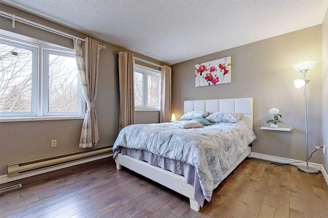 867 Caribou Valley Circ N, Townhouse with 3 bedrooms, 4 bathrooms and 2 parking in Newmarket ON | Image 5