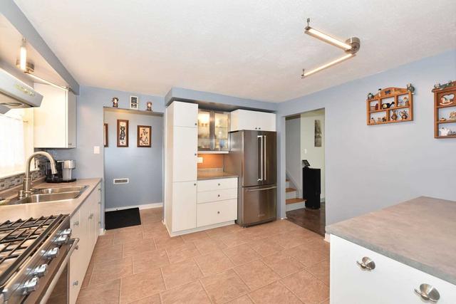 64 Harland Cres, House detached with 3 bedrooms, 1 bathrooms and 4 parking in Ajax ON | Image 9