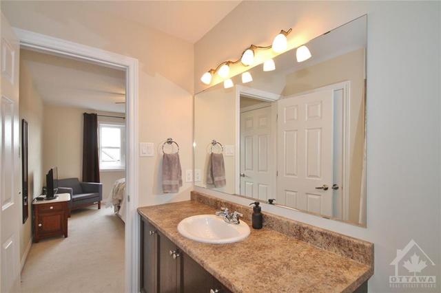 461 Meadowhawk Crescent, Townhouse with 2 bedrooms, 2 bathrooms and 3 parking in Ottawa ON | Image 20