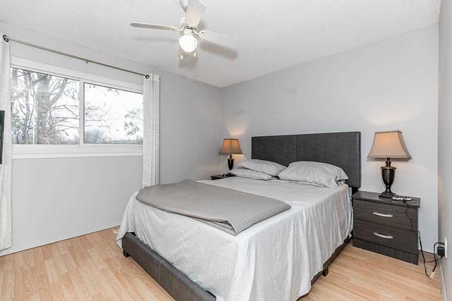 22 Lampman Lane, House semidetached with 3 bedrooms, 3 bathrooms and 4 parking in Barrie ON | Image 14
