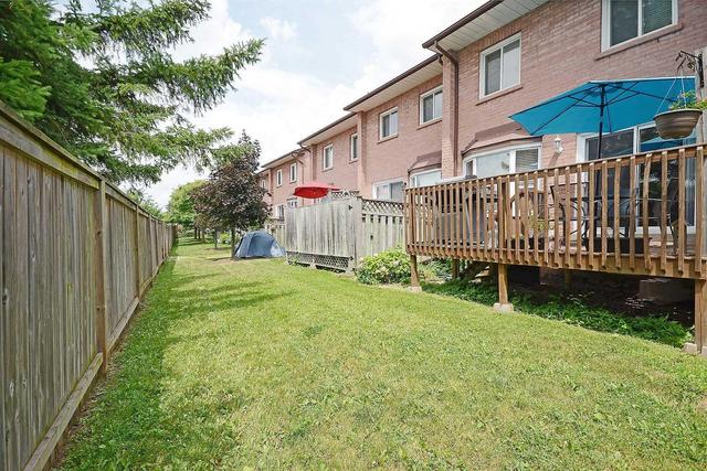 24 - 2004 Glenada Cres, Townhouse with 3 bedrooms, 3 bathrooms and 2 parking in Oakville ON | Image 20