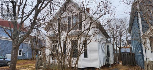 90 Edward Street, House detached with 3 bedrooms, 1 bathrooms and null parking in Charlottetown PE | Image 2