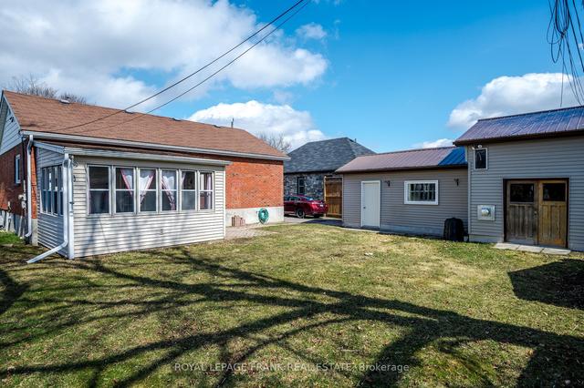 471 King George St, House detached with 2 bedrooms, 2 bathrooms and 4 parking in Peterborough ON | Image 13