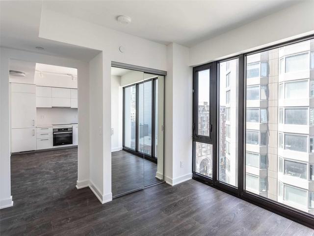 1013 - 188 Cumberland St, Condo with 1 bedrooms, 1 bathrooms and 0 parking in Toronto ON | Image 5
