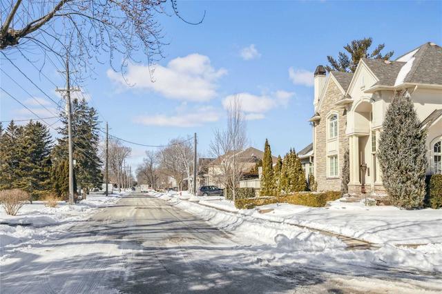319 Lakeview Ave, House detached with 4 bedrooms, 5 bathrooms and 6 parking in Burlington ON | Image 28