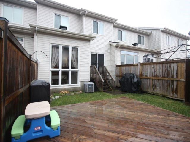 104 Lokoya St, House attached with 3 bedrooms, 3 bathrooms and 2 parking in Ottawa ON | Image 17