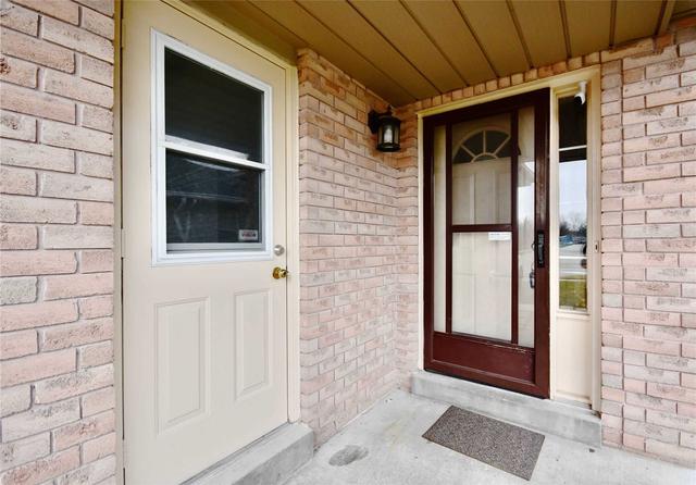1088 Leslie Dr, House detached with 3 bedrooms, 2 bathrooms and 4 parking in Innisfil ON | Image 11