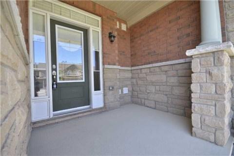 7 Mclaughlin Ave, House attached with 3 bedrooms, 3 bathrooms and 1 parking in Milton ON | Image 2