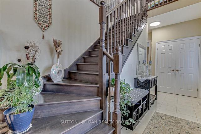 2310 Callingham Dr, House detached with 6 bedrooms, 4 bathrooms and 6 parking in London ON | Image 4