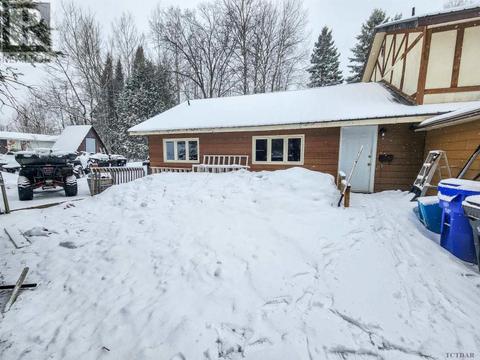 31 Comfort St, House detached with 5 bedrooms, 2 bathrooms and null parking in Kirkland Lake ON | Card Image