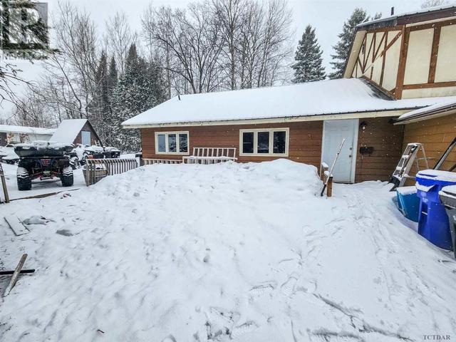 31 Comfort St, House detached with 5 bedrooms, 2 bathrooms and null parking in Kirkland Lake ON | Image 1