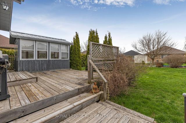 62 Springdale Dr, House detached with 2 bedrooms, 3 bathrooms and 4 parking in Kawartha Lakes ON | Image 32