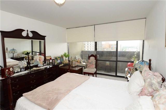 808 - 3555 Bathurst St, Condo with 2 bedrooms, 2 bathrooms and 1 parking in Toronto ON | Image 6
