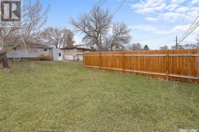 1053 Vaughan Street Sw, House detached with 3 bedrooms, 2 bathrooms and null parking in Moose Jaw SK | Image 38