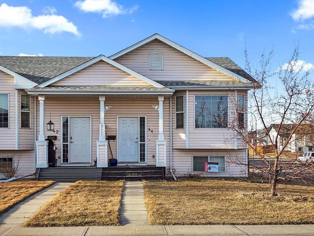 44 Kirk Close, House semidetached with 4 bedrooms, 2 bathrooms and 2 parking in Red Deer AB | Card Image