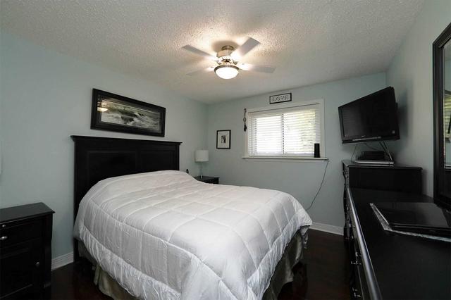 75 Merkley Sq, House detached with 3 bedrooms, 2 bathrooms and 3 parking in Toronto ON | Image 5