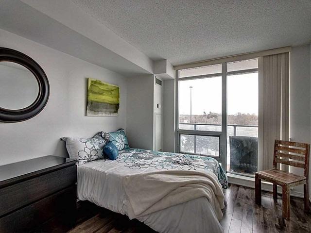 407 - 18 Valley Woods Rd, Condo with 2 bedrooms, 2 bathrooms and 1 parking in Toronto ON | Image 11