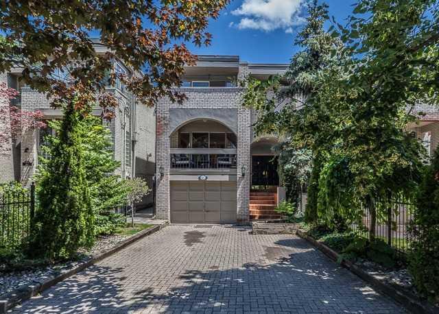 46 Castle Frank Rd, House semidetached with 3 bedrooms, 4 bathrooms and 3 parking in Toronto ON | Image 1