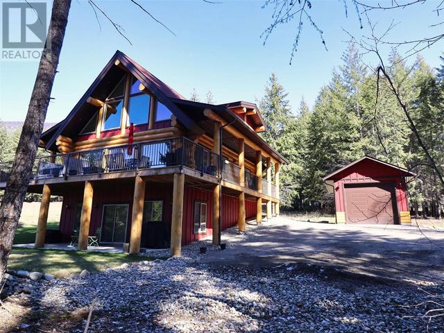 2589 Airstrip Road, House detached with 3 bedrooms, 3 bathrooms and 2 parking in Columbia Shuswap F BC | Image 75